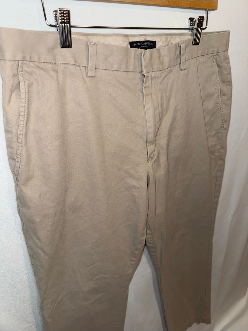 Banana Republic Men’s Aidan Chino Classic Fit Tan/Beige Pants Size 35x30 Cotton